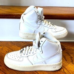 Nike Air Force 1 Mid '07 Size 7Y or 7 Men or 8.5 Women’s!